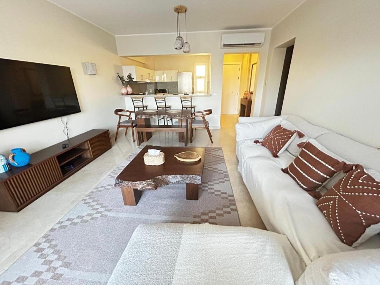 2 Bdr Amazing Views Joubal Appartement *